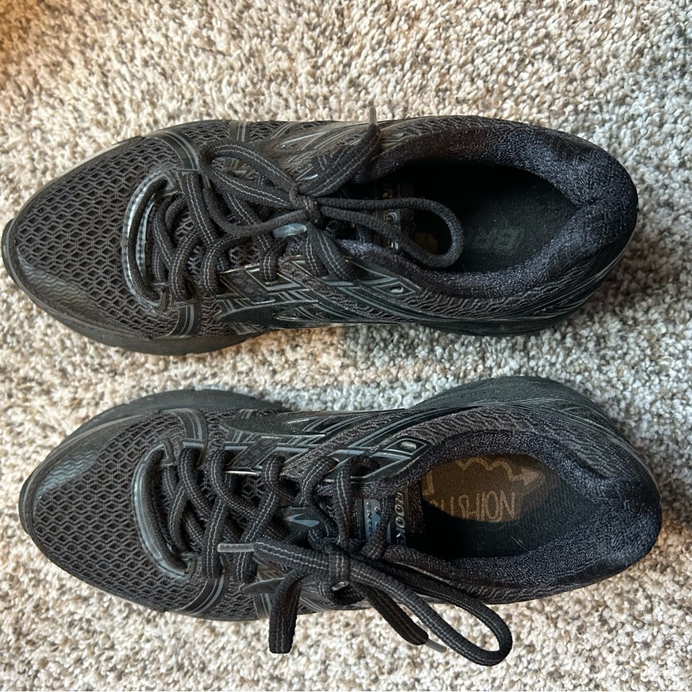 Women's Black Athletic Shoes